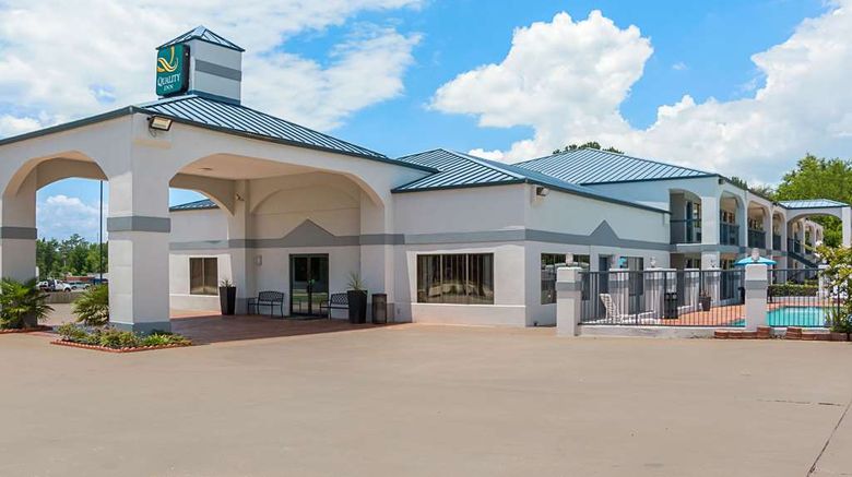 <b>Quality Inn Carthage Exterior</b>. Images powered by <a href="https://iceportal.shijigroup.com/" title="IcePortal" target="_blank">IcePortal</a>.