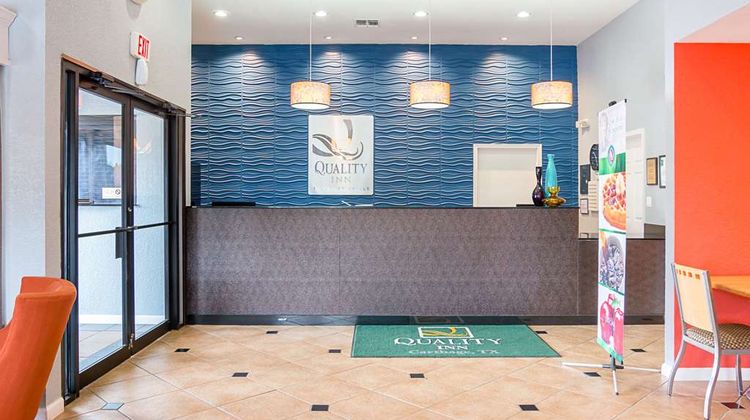 Quality Inn Carthage Lobby