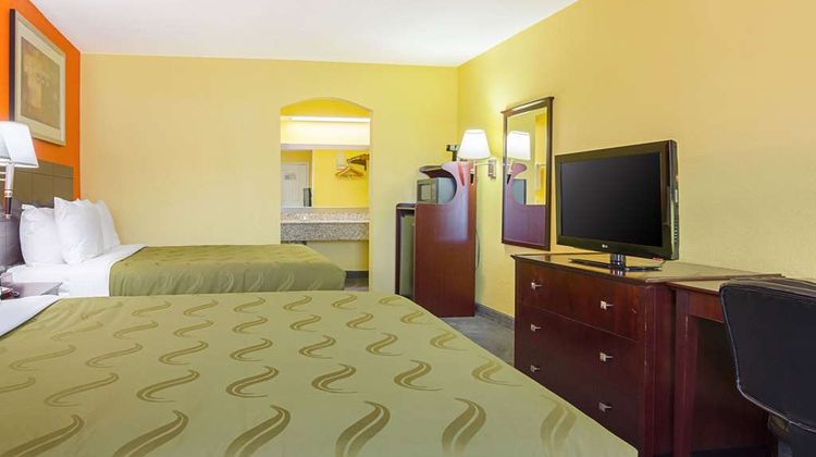 Quality Inn Carthage Room