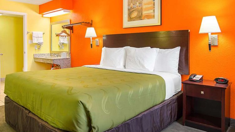 Quality Inn Carthage Room
