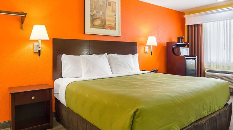 Quality Inn Carthage Room