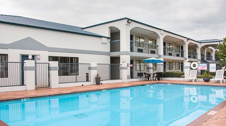 <b>Quality Inn Carthage Pool</b>. Images powered by <a href="https://iceportal.shijigroup.com/" title="IcePortal" target="_blank">IcePortal</a>.