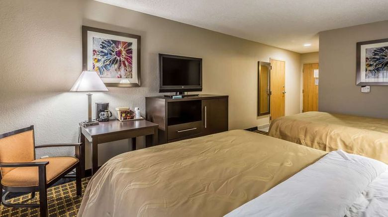 <b>Quality Inn & Suites Room</b>. Images powered by <a href="https://iceportal.shijigroup.com/" title="IcePortal" target="_blank">IcePortal</a>.