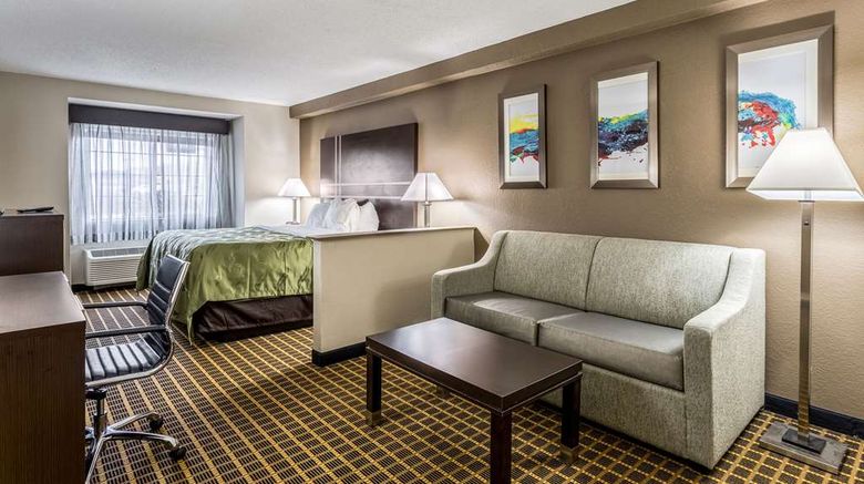 <b>Quality Inn & Suites Suite</b>. Images powered by <a href="https://iceportal.shijigroup.com/" title="IcePortal" target="_blank">IcePortal</a>.
