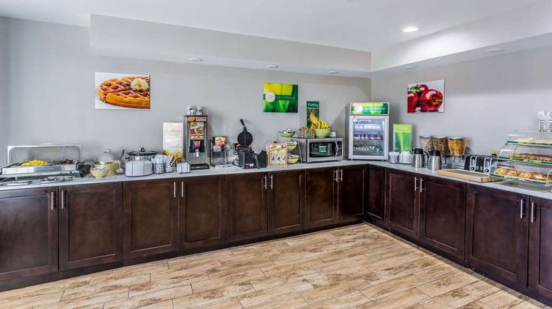 <b>Quality Inn & Suites Restaurant</b>. Images powered by <a href="https://iceportal.shijigroup.com/" title="IcePortal" target="_blank">IcePortal</a>.