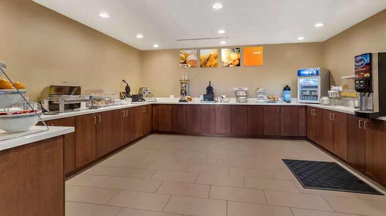 <b>Comfort Suites Kyle Restaurant</b>. Images powered by <a href="https://iceportal.shijigroup.com/" title="IcePortal" target="_blank">IcePortal</a>.