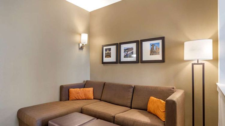 Comfort Suites Kyle Suite