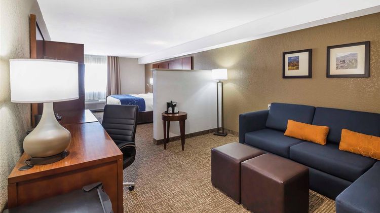 Comfort Suites El Paso Airport Room