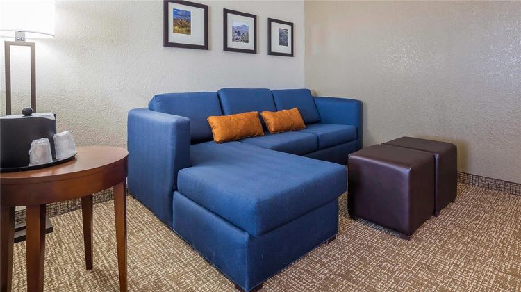 Comfort Suites El Paso Airport Room