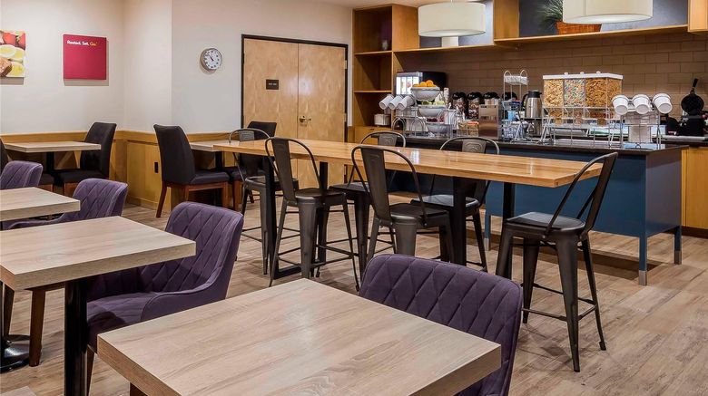 <b>Comfort Suites El Paso Airport Restaurant</b>. Images powered by <a href="https://iceportal.shijigroup.com/" title="IcePortal" target="_blank">IcePortal</a>.