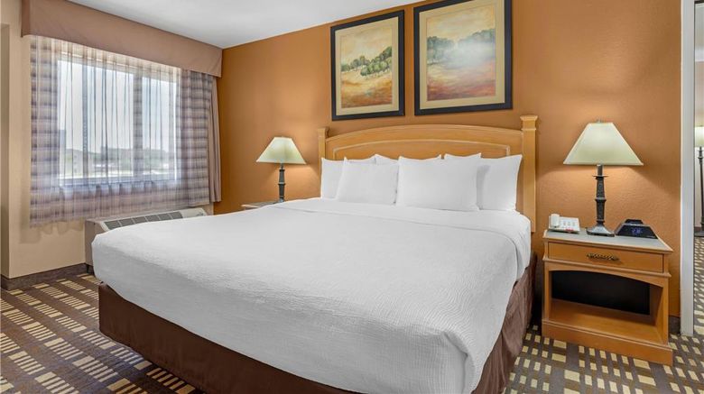 <b>Quality Inn & Suites Plano East Suite</b>. Images powered by <a href="https://iceportal.shijigroup.com/" title="IcePortal" target="_blank">IcePortal</a>.