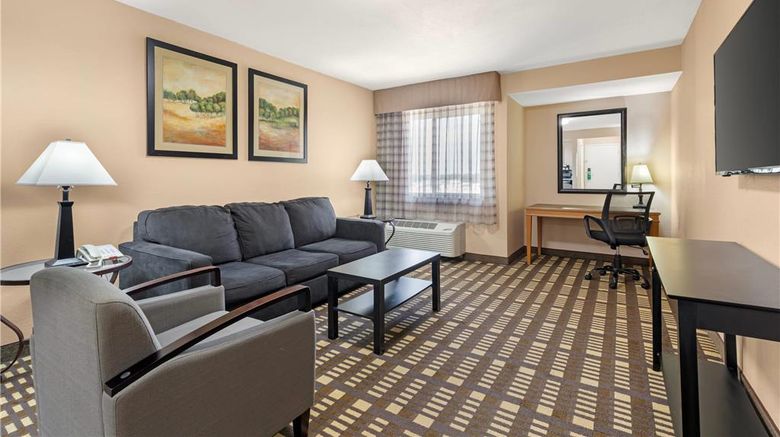 <b>Quality Inn & Suites Plano East Suite</b>. Images powered by <a href="https://iceportal.shijigroup.com/" title="IcePortal" target="_blank">IcePortal</a>.
