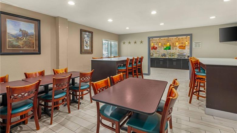 <b>Quality Inn & Suites Plano East Restaurant</b>. Images powered by <a href="https://iceportal.shijigroup.com/" title="IcePortal" target="_blank">IcePortal</a>.