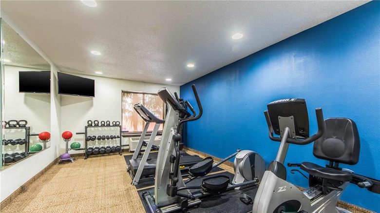 <b>Comfort Inn North Dallas Health</b>. Images powered by <a href="https://iceportal.shijigroup.com/" title="IcePortal" target="_blank">IcePortal</a>.