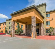 Comfort Inn North Dallas Exterior