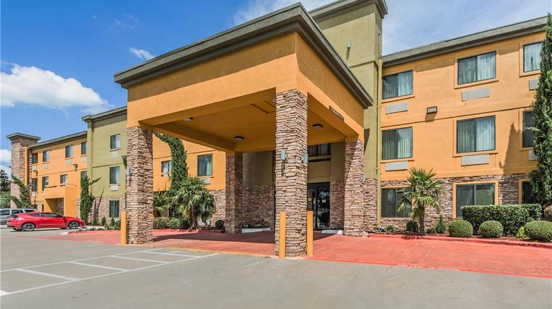 <b>Comfort Inn North Dallas Exterior</b>. Images powered by <a href="https://iceportal.shijigroup.com/" title="IcePortal" target="_blank">IcePortal</a>.