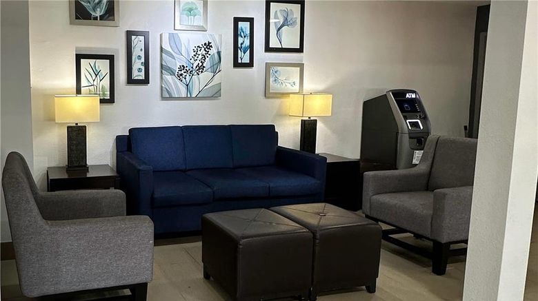 <b>Comfort Inn North Dallas Lobby</b>. Images powered by <a href="https://iceportal.shijigroup.com/" title="IcePortal" target="_blank">IcePortal</a>.