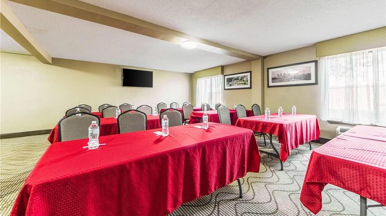 <b>Comfort Inn North Dallas Meeting</b>. Images powered by <a href="https://iceportal.shijigroup.com/" title="IcePortal" target="_blank">IcePortal</a>.