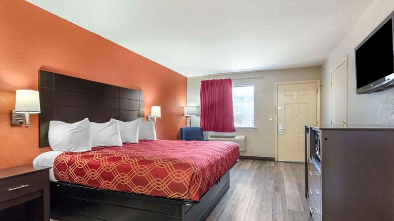 <b>Econo Lodge San Antonio/Near Seaworld Room</b>. Images powered by <a href="https://iceportal.shijigroup.com/" title="IcePortal" target="_blank">IcePortal</a>.