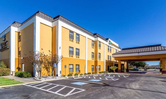 Quality Inn & Suites, Texas City Exterior