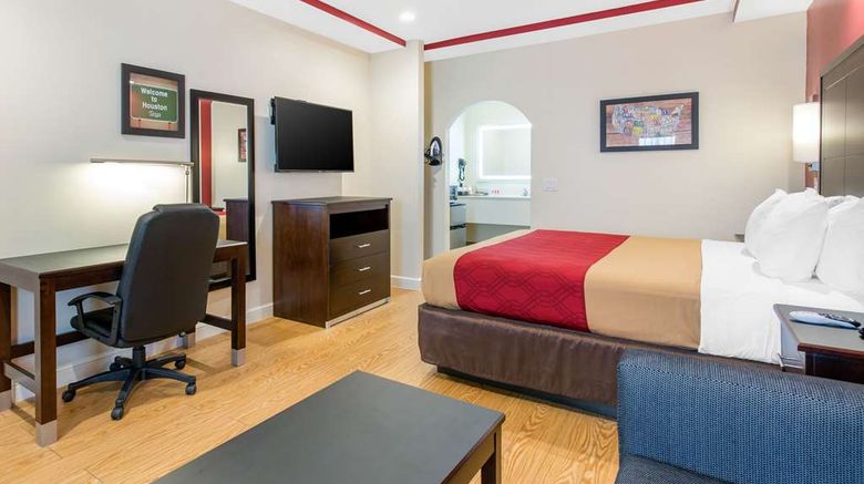 <b>Econo Lodge Inn & Suites Suite</b>. Images powered by <a href="https://iceportal.shijigroup.com/" title="IcePortal" target="_blank">IcePortal</a>.