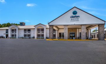 Clarion Pointe Marshall