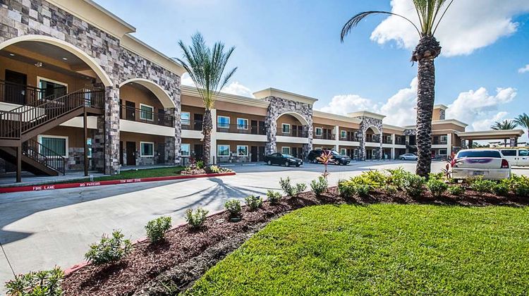 Econo Lodge Inn & Suites Exterior