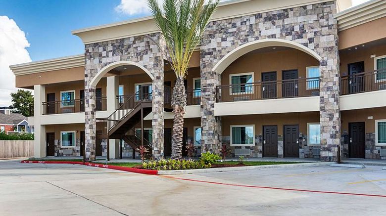 <b>Econo Lodge Inn & Suites Exterior</b>. Images powered by <a href="https://iceportal.shijigroup.com/" title="IcePortal" target="_blank">IcePortal</a>.