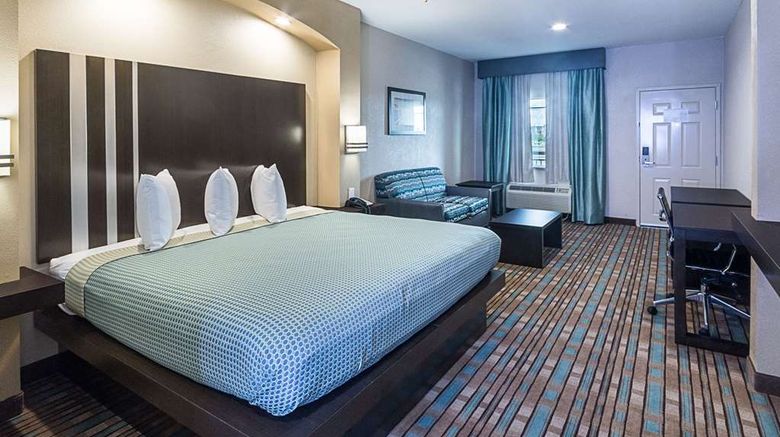 <b>Econo Lodge Inn & Suites Room</b>. Images powered by <a href="https://iceportal.shijigroup.com/" title="IcePortal" target="_blank">IcePortal</a>.