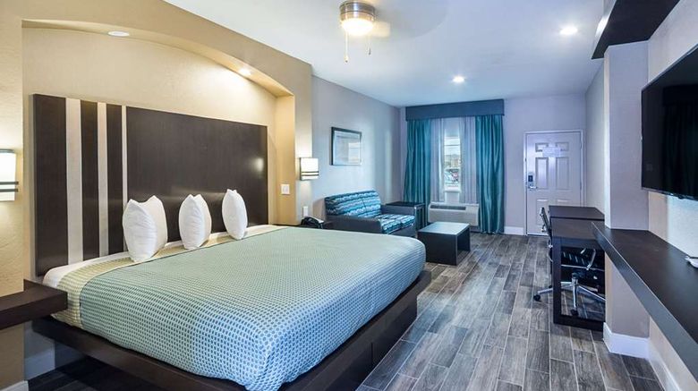 <b>Econo Lodge Inn & Suites Room</b>. Images powered by <a href="https://iceportal.shijigroup.com/" title="IcePortal" target="_blank">IcePortal</a>.