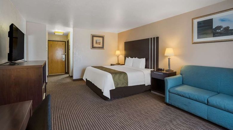 <b>Quality Inn Suite</b>. Images powered by <a href="https://iceportal.shijigroup.com/" title="IcePortal" target="_blank">IcePortal</a>.