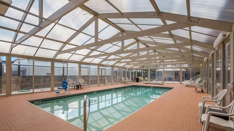 Quality Inn Pool