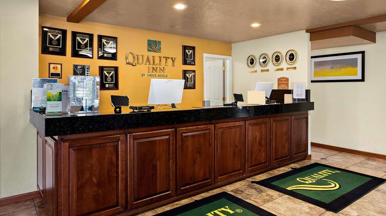 <b>Quality Inn of St. George Lobby</b>. Images powered by <a href="https://iceportal.shijigroup.com/" title="IcePortal" target="_blank">IcePortal</a>.