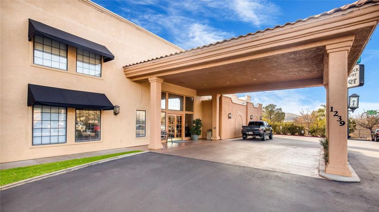 <b>Clarion Suites St George Exterior</b>. Images powered by <a href="https://iceportal.shijigroup.com/" title="IcePortal" target="_blank">IcePortal</a>.