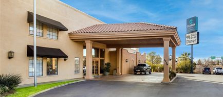 Clarion Suites St George Exterior