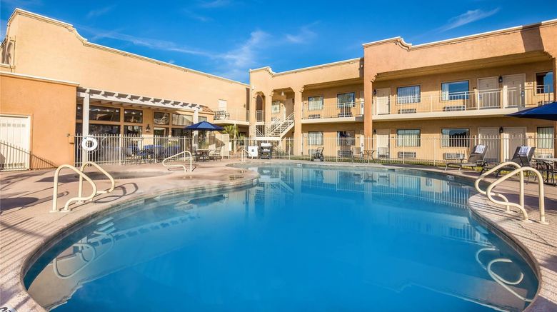 <b>Clarion Suites St George Pool</b>. Images powered by <a href="https://iceportal.shijigroup.com/" title="IcePortal" target="_blank">IcePortal</a>.