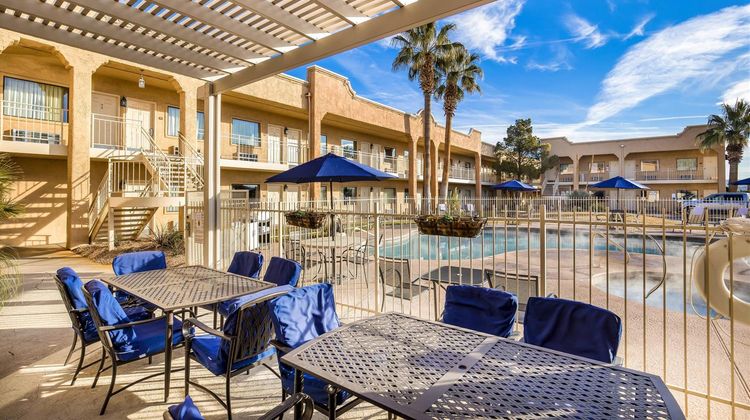 Clarion Suites St George Pool