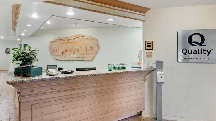 Quality Suites Lobby