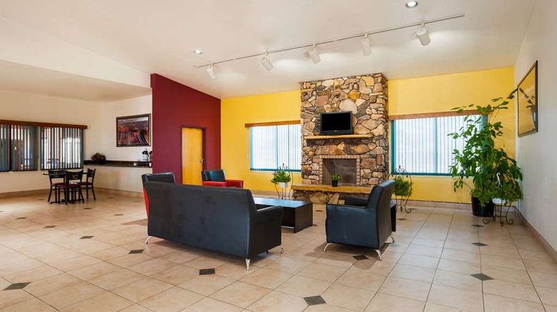 <b>Rodeway Inn & Suites, Blanding Lobby</b>. Images powered by <a href="https://iceportal.shijigroup.com/" title="IcePortal" target="_blank">IcePortal</a>.
