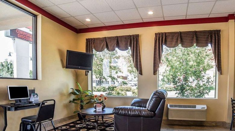 <b>Econo Lodge Lobby</b>. Images powered by <a href="https://iceportal.shijigroup.com/" title="IcePortal" target="_blank">IcePortal</a>.