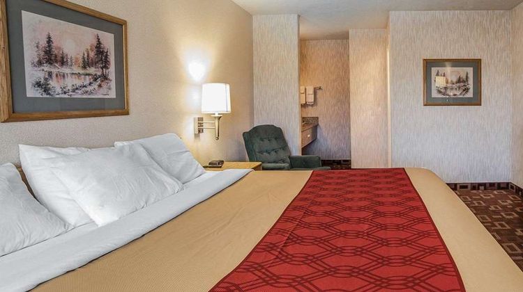 Econo Lodge Room