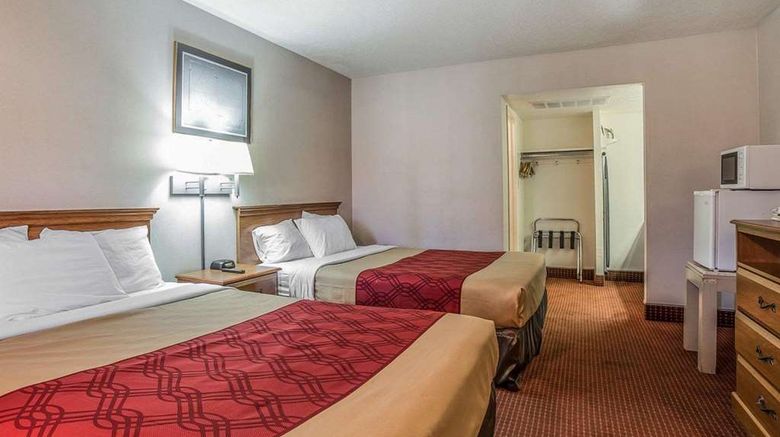 <b>Econo Lodge Room</b>. Images powered by <a href="https://iceportal.shijigroup.com/" title="IcePortal" target="_blank">IcePortal</a>.