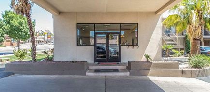 Econo Lodge Exterior