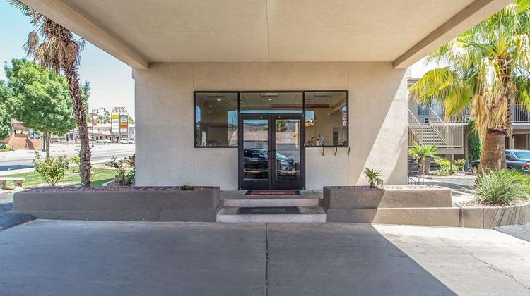 Econo Lodge Exterior