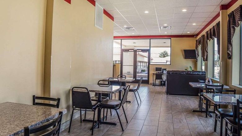 <b>Econo Lodge Restaurant</b>. Images powered by <a href="https://iceportal.shijigroup.com/" title="IcePortal" target="_blank">IcePortal</a>.