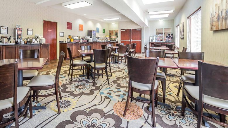 <b>Comfort Suites Airport Restaurant</b>. Images powered by <a href="https://iceportal.shijigroup.com/" title="IcePortal" target="_blank">IcePortal</a>.