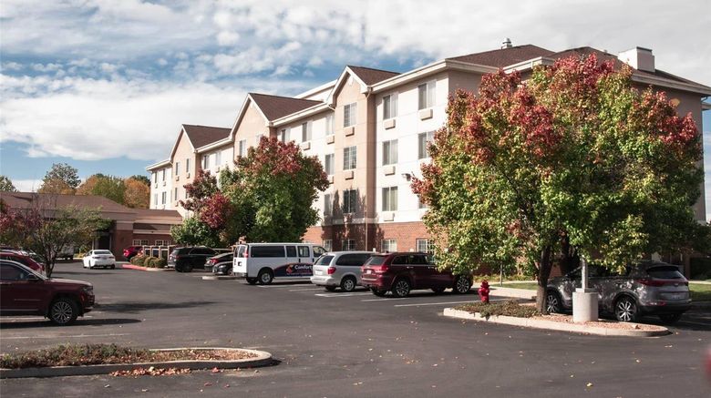 <b>Comfort Suites Airport Exterior</b>. Images powered by <a href="https://iceportal.shijigroup.com/" title="IcePortal" target="_blank">IcePortal</a>.