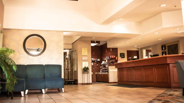 <b>Comfort Suites Airport Lobby</b>. Images powered by <a href="https://iceportal.shijigroup.com/" title="IcePortal" target="_blank">IcePortal</a>.