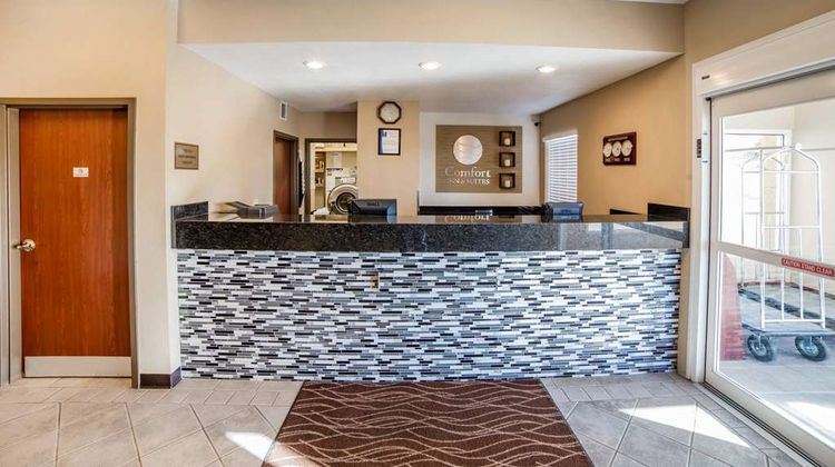 Comfort Inn & Suites Lobby