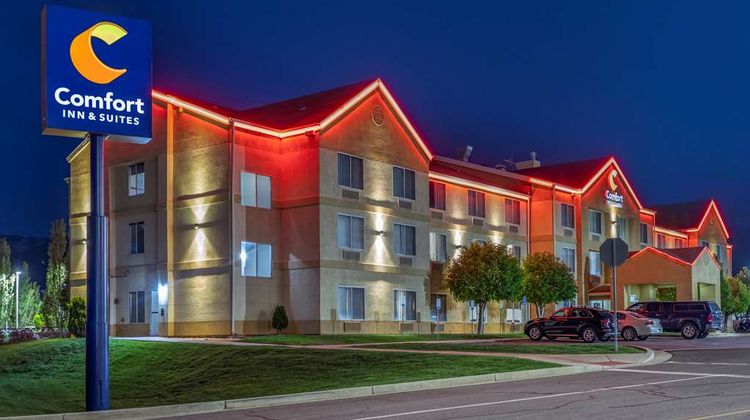 Comfort Inn & Suites Exterior